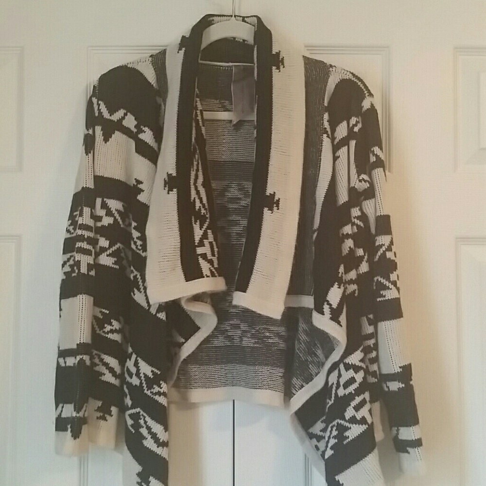 Moon Collection Black and White Open Front Cardigan